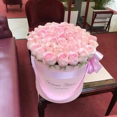Розовые розы (Эквадор) в розовой коробке
